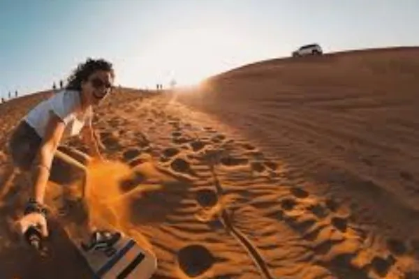 BBQ dinner and live show at desert safari camp